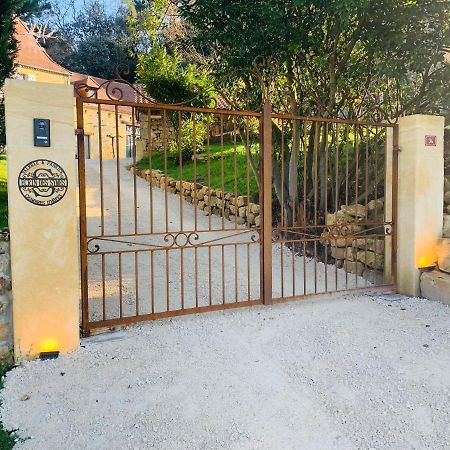 L'Ecrin Des Symes Villa Simeyrols Exterior photo